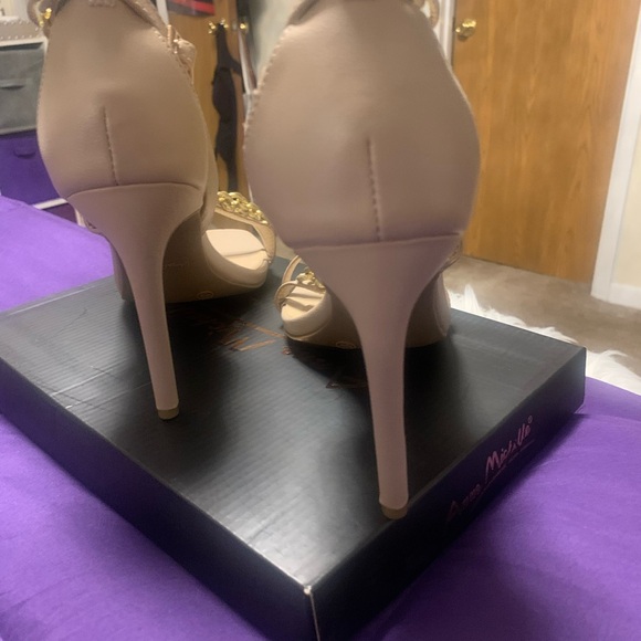 New Sexy Chain Detail Heel Sandal - Sz 10 - Picture 6 of 7